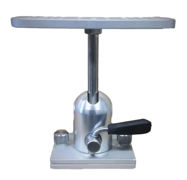 CISCO Tall Tilt-Lok Electronics Mount - SILVER